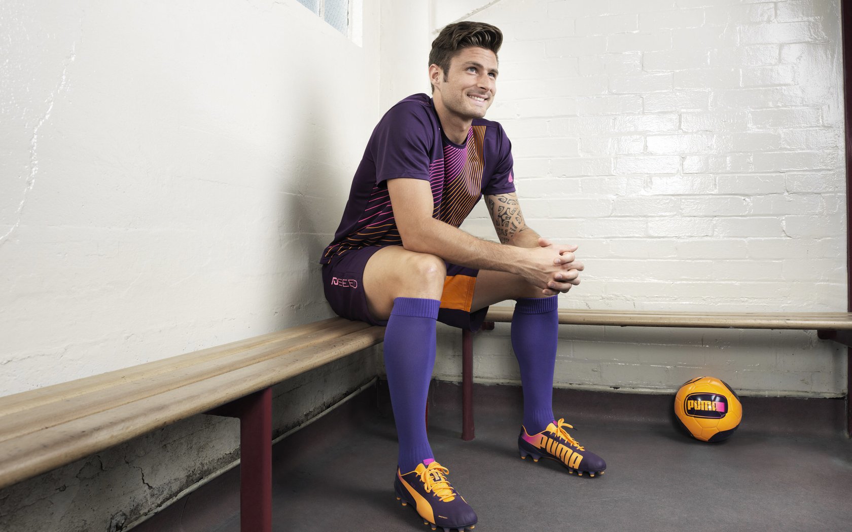 乐鱼（中国）体育官方网站-皇马主场逆转胜塞维利亚，维尼修斯梅开二度，皇马1_0塞维利亚